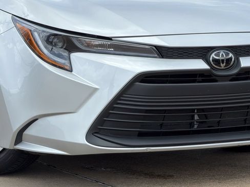 Used 2026 Toyota Corolla LE FWD image 7