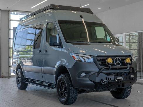 Used 2023 Mercedes-Benz Sprinter 2500 image 21