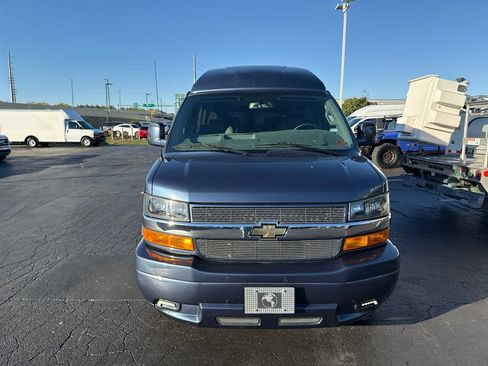 Used 2023 Chevrolet Express 2500 image 3