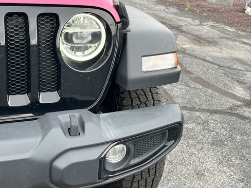 Used 2021 Jeep Wrangler Unlimited Sport AWD/4WD image 12