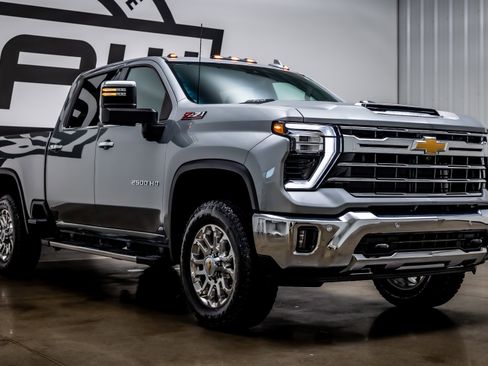 Used 2024 Chevrolet Silverado 2500 LTZ w/ LTZ Plus Package image 26