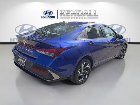 Used 2025 Hyundai Elantra Sport FWD image 6