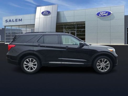 Certified 2023 Ford Explorer XLT w/ Equipment Group 202A AWD/4WD image 2