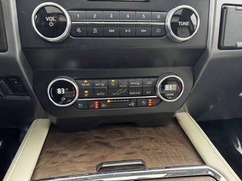 Used 2020 Ford Expedition Platinum image 16