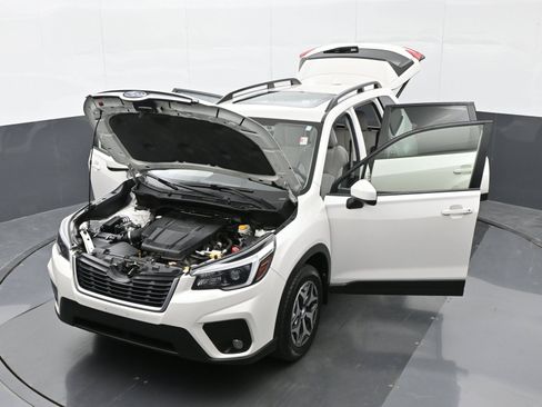 Used 2021 Subaru Forester Premium AWD/4WD image 48