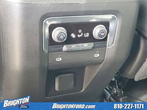Used 2023 Chevrolet Suburban Z71 AWD/4WD image 14