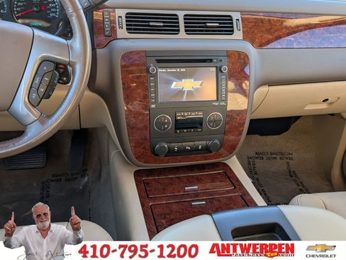 Used 2013 Chevrolet Suburban LTZ image 22