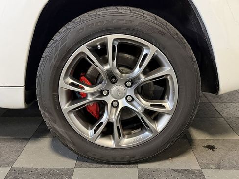 Used 2014 Jeep Grand Cherokee SRT8 w/ Luxury Group II image 31