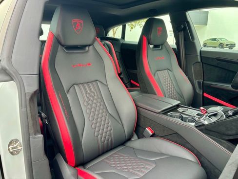 Used 2024 Lamborghini Urus Performante image 26