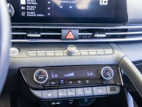 Used 2025 Hyundai Elantra SEL FWD image 16