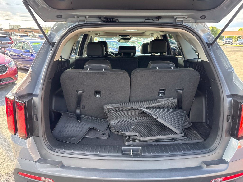Used 2023 Kia Sorento S w/ Panoramic Sunroof Package AWD/4WD image 15
