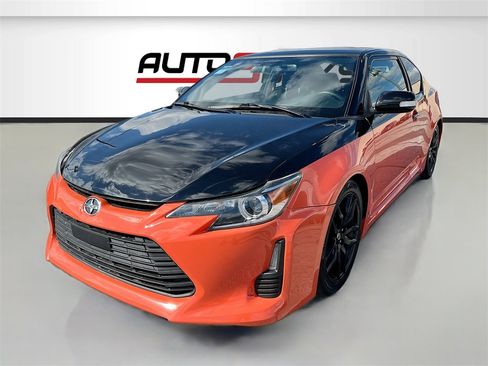 Used 2015 Scion tC image 3