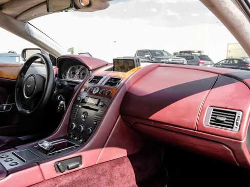 Used 2005 Aston Martin DB9 Coupe RWD image 12
