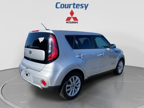 Used 2017 Kia Soul + FWD image 6