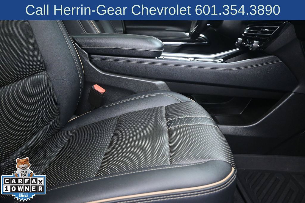 Used 2026 Chevrolet Traverse High Country FWD image 24