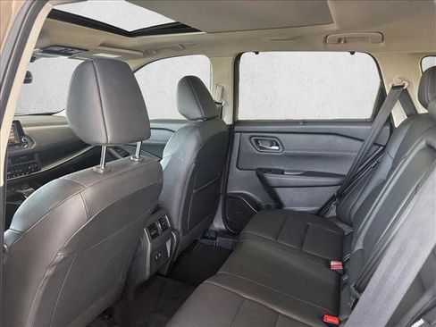 Used 2024 Nissan Rogue SV w/ SV Premium Package FWD image 11