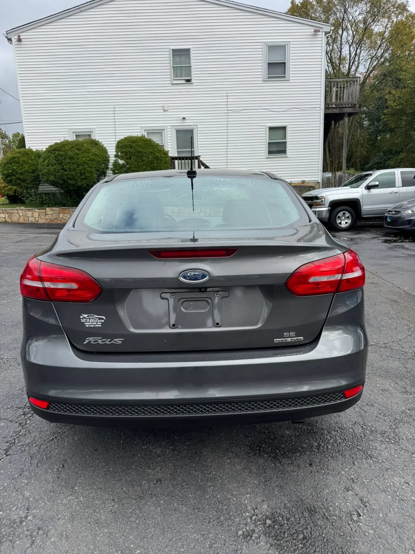 Used 2015 Ford Focus SE w/ SE Cold Weather Package FWD image 6