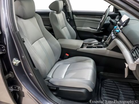 Used 2019 Honda Accord EX image 31
