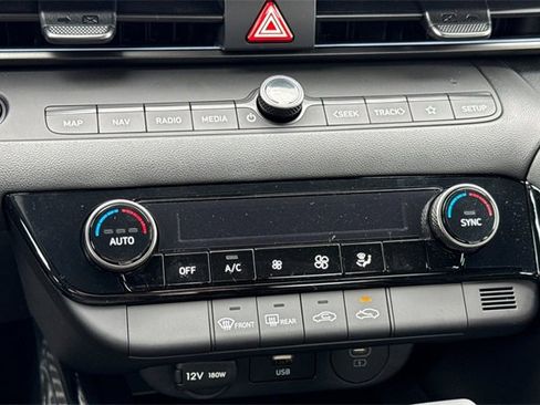 New 2025 Hyundai Elantra SEL image 20