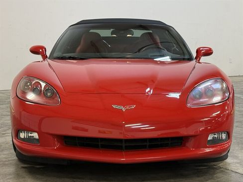 Used 2006 Chevrolet Corvette Convertible w/ Preferred Equipment Group RWD image 36