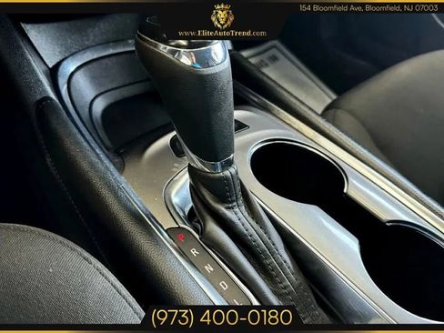 Used 2017 Chevrolet Malibu LT image 18