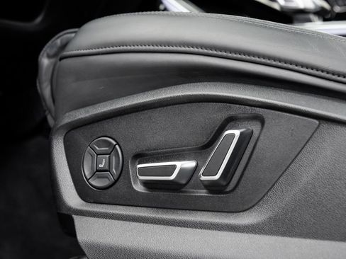 Used 2023 Audi Q8 Prestige AWD/4WD image 11