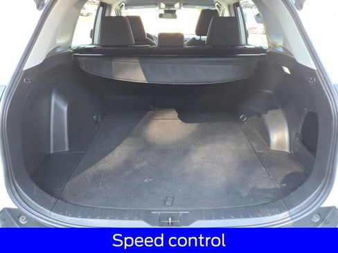 Used 2022 Toyota RAV4 LE AWD/4WD image 18