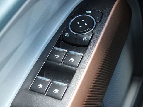 Used 2022 Ford Maverick Lariat w/ Lariat Luxury Package FWD image 22