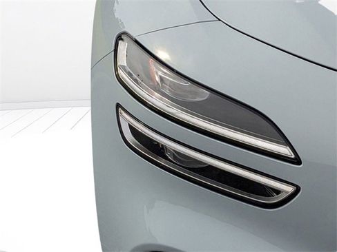 Used 2022 Genesis G70 2.0T image 17