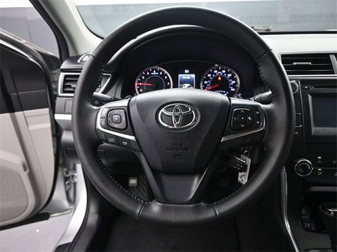 Used 2017 Toyota Camry SE image 32