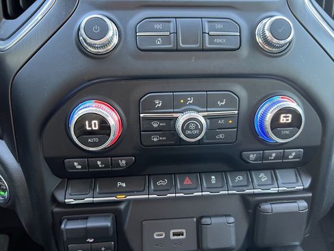 Used 2021 GMC Sierra 2500 AT4 w/ AT4 Preferred Package image 23