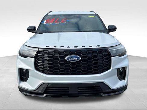 New 2026 Ford Explorer ST-Line w/ ST-Line Street Pack image 2