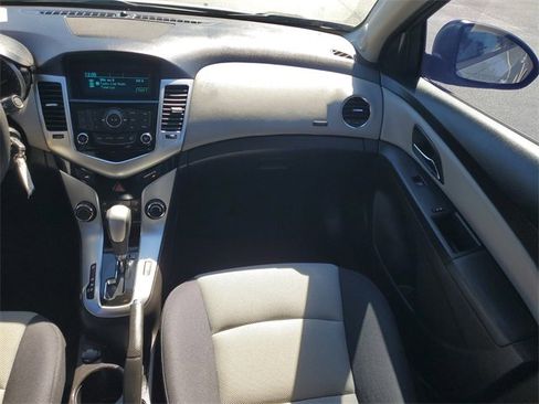 Used 2015 Chevrolet Cruze LS image 15