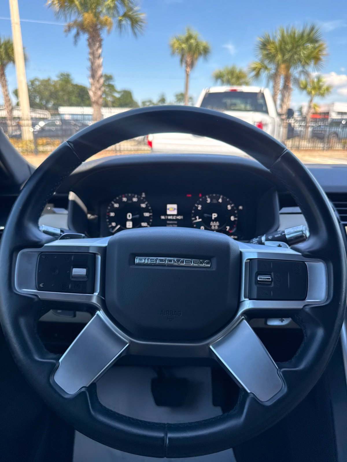 Used 2022 Land Rover Discovery S AWD/4WD image 24