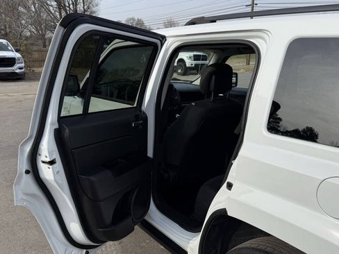 Used 2016 Jeep Patriot Sport w/ Power Value Group FWD image 13