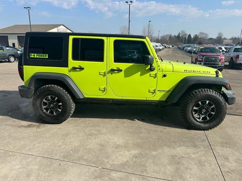 Used 2016 Jeep Wrangler Unlimited Rubicon w/ Connectivity Group image 4