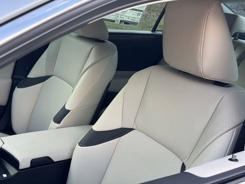 New 2025 Lexus ES 350 w/ Premium Package image 17