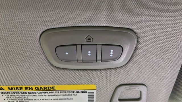 Used 2023 Jeep Grand Cherokee Overland w/ Luxury Tech Group IV AWD/4WD image 36