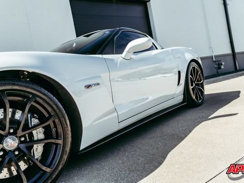 Used 2013 Chevrolet Corvette Z06 w/ 3LZ Preferred Equipment Group RWD image 31