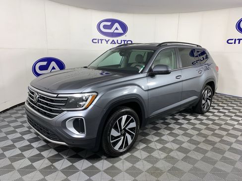 Used 2024 Volkswagen Atlas SE AWD/4WD image 7