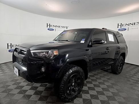 Used 2021 Toyota 4Runner SR5 Premium AWD/4WD image 2