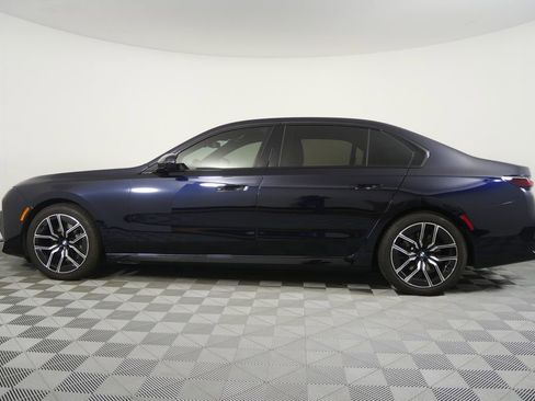 Certified 2023 BMW 740i w/ Parking Assistance Package image 6
