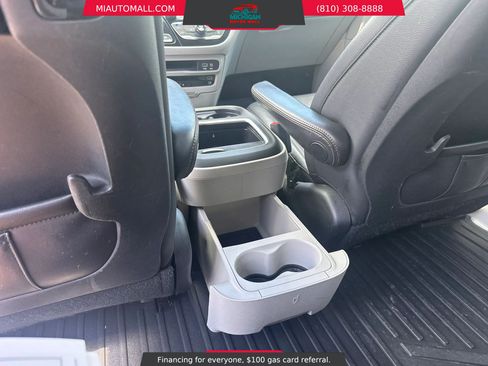 Used 2017 Chrysler Pacifica Touring-L Plus FWD image 31