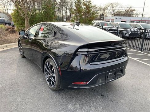 New 2025 Toyota Prius Plug-In Hybrid image 6