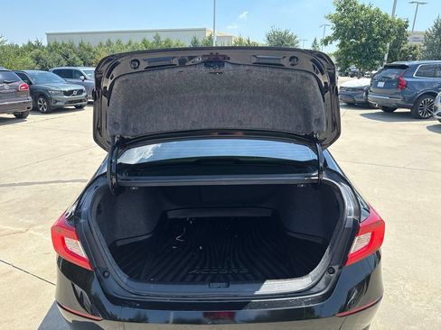 Used 2018 Honda Accord Sport image 7