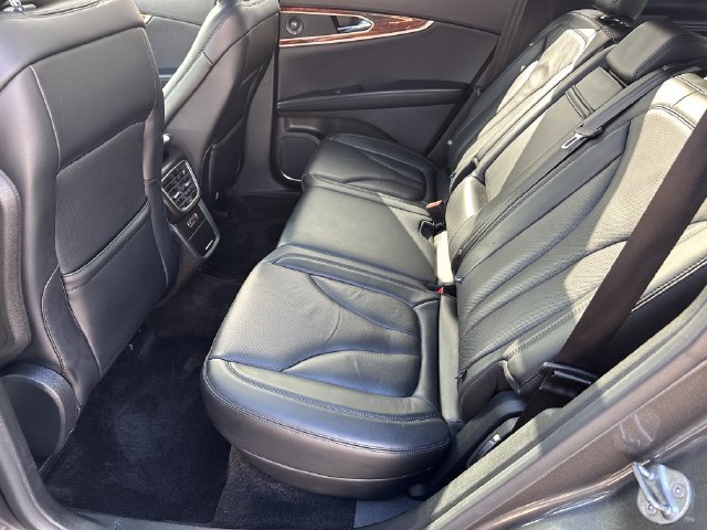Used 2017 Lincoln MKX Reserve w/ Driver Assistance Package AWD/4WD image 15