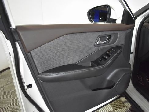 Certified 2023 Nissan Rogue SV image 7