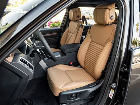 New 2026 Land Rover Discovery Dynamic SE AWD/4WD image 13