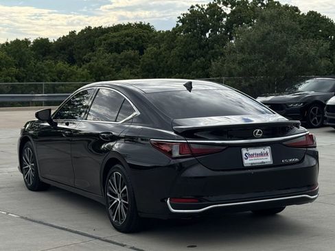 Used 2024 Lexus ES 300h w/ Premium Package image 5