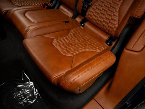 Used 2019 Lamborghini Urus AWD/4WD image 37